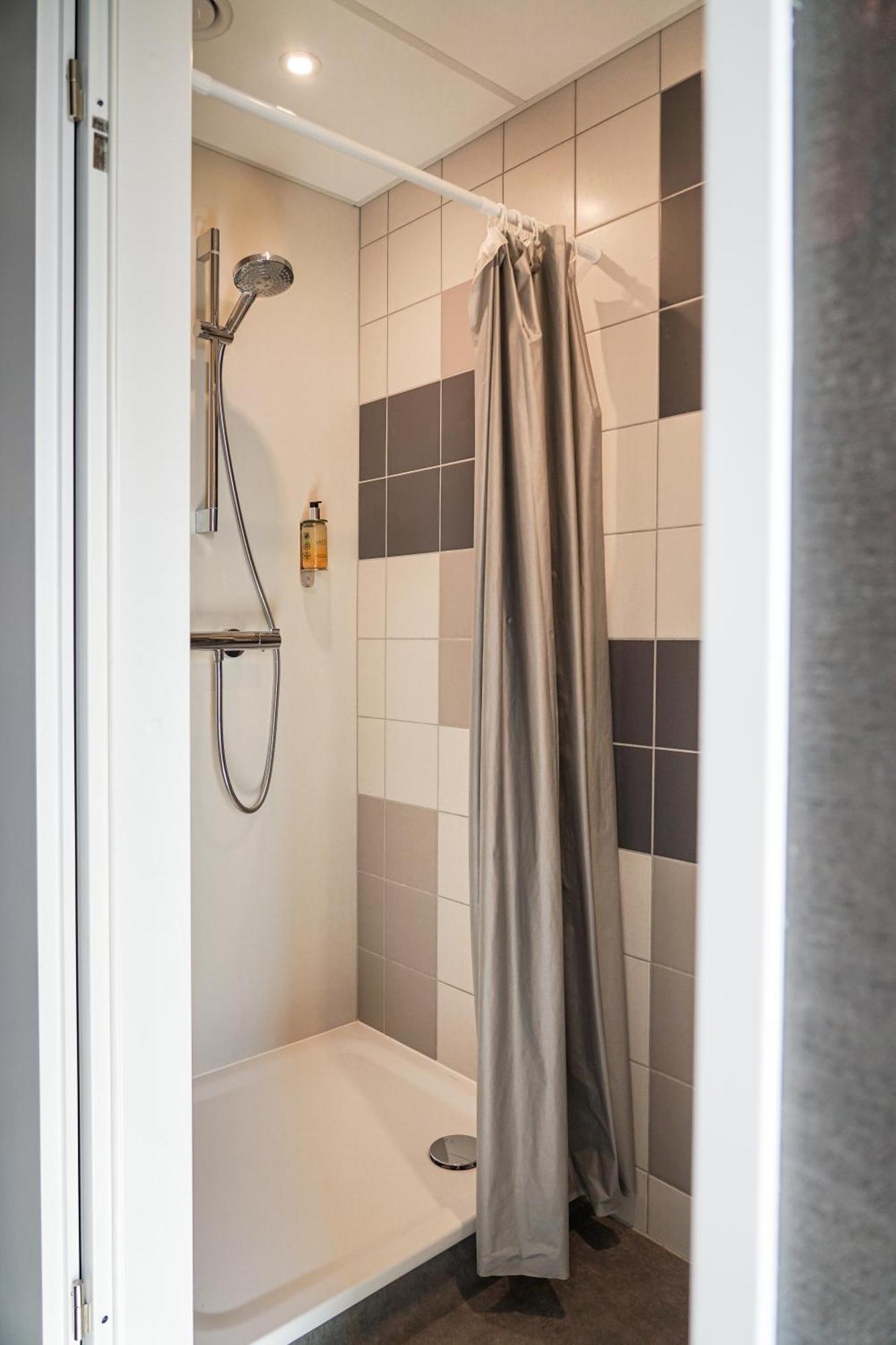 Easy One Premium Art Aparthotel Krakow Exterior photo